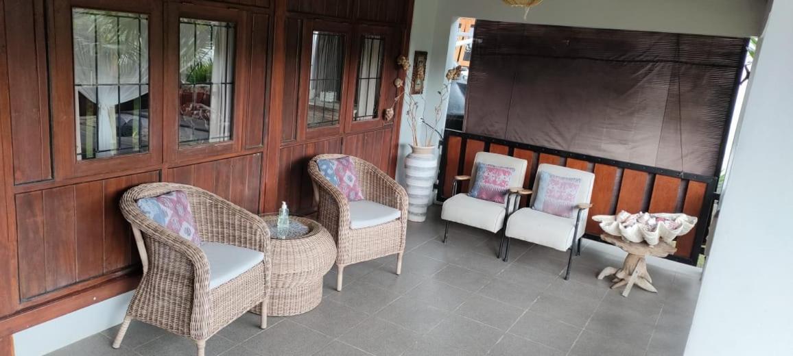 Mama Nings Beach Hotel Sekongkang エクステリア 写真