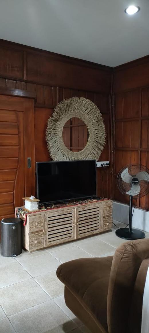 Mama Nings Beach Hotel Sekongkang エクステリア 写真