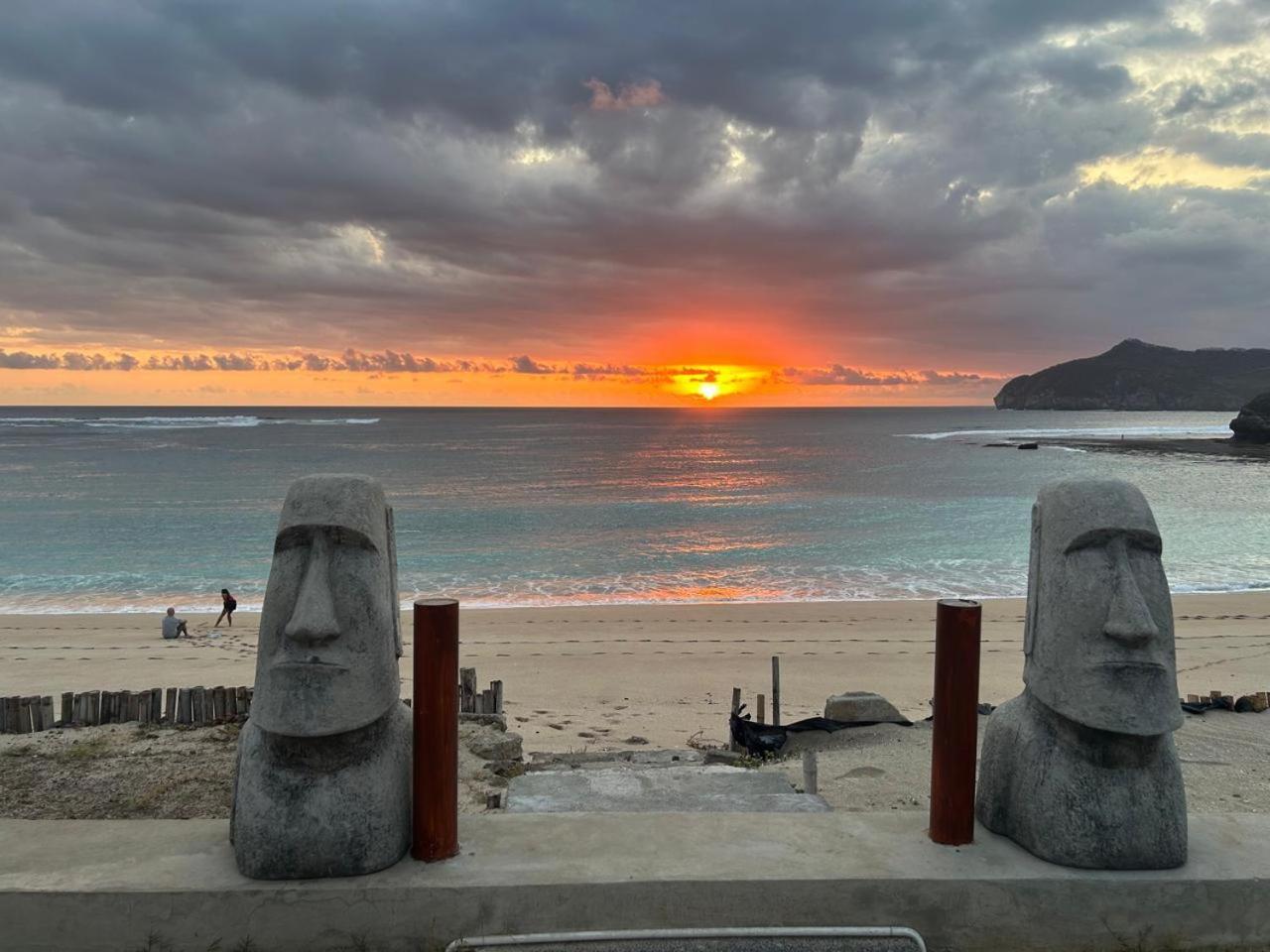Mama Nings Beach Hotel Sekongkang エクステリア 写真