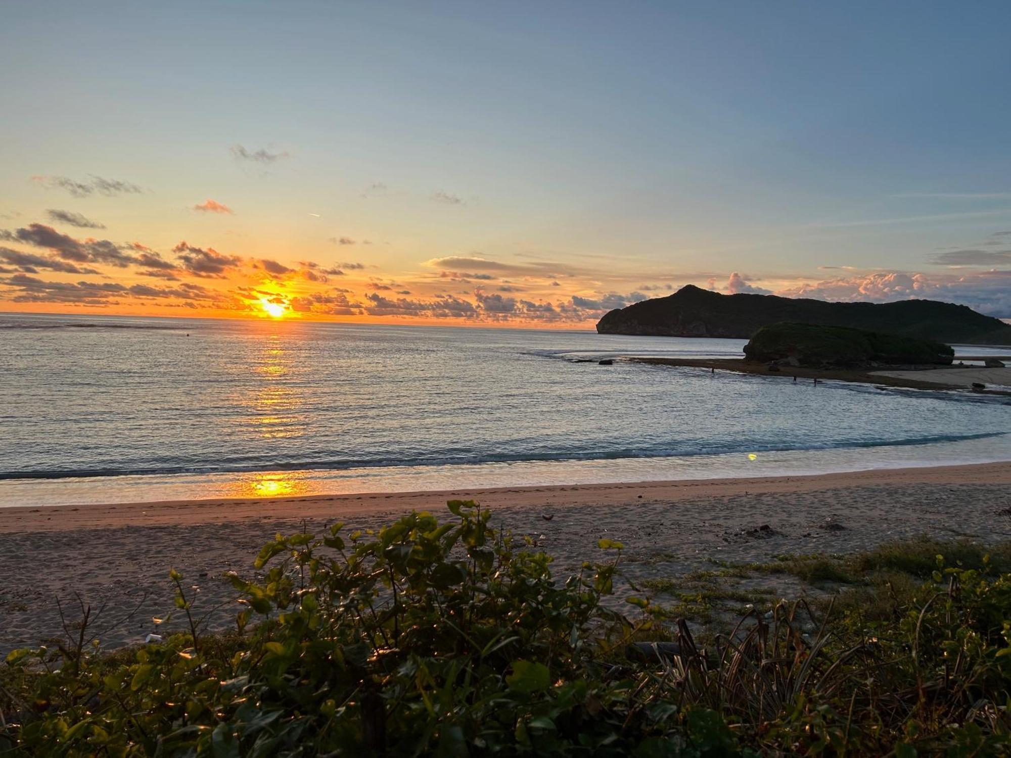 Mama Nings Beach Hotel Sekongkang エクステリア 写真