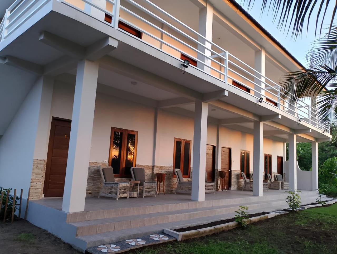 Mama Nings Beach Hotel Sekongkang エクステリア 写真